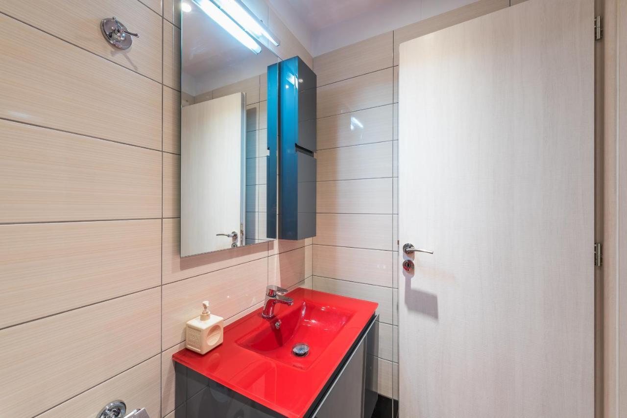 An Impressive 2 Bdr Apt In Glyfada Athènes Extérieur photo