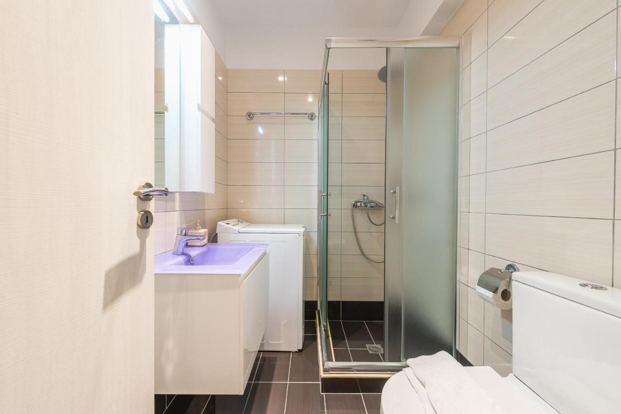 An Impressive 2 Bdr Apt In Glyfada Athènes Extérieur photo
